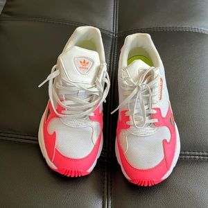 Adidas Falcon dad sneaker size 7 women in great condition